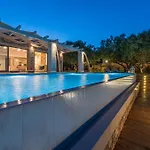 Avra Luxury &