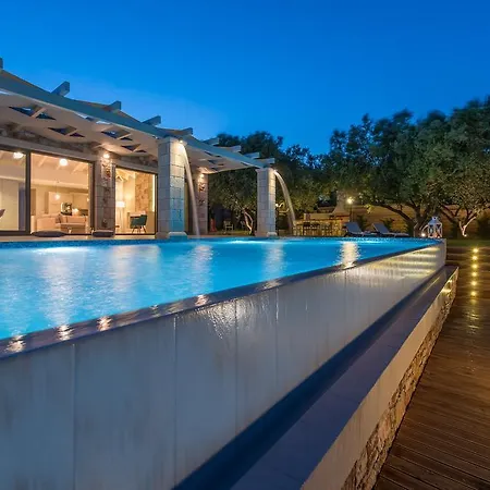 Avra Luxury &