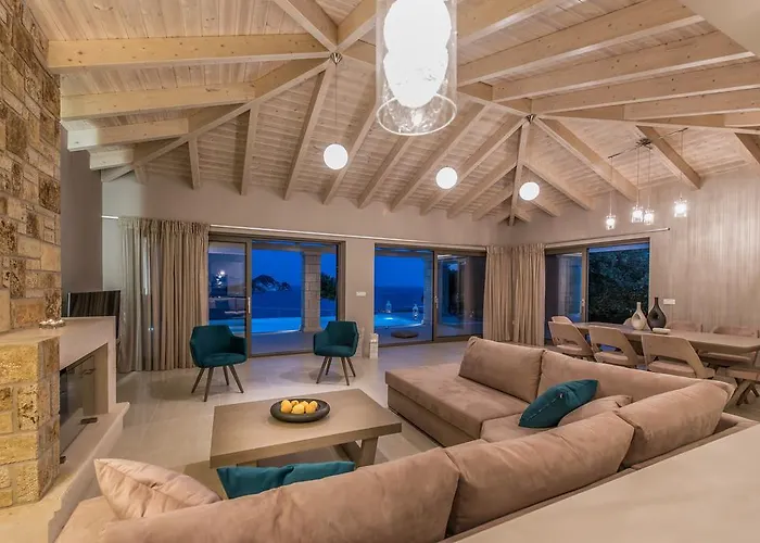 Avra Luxury & Villa *