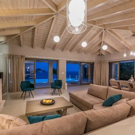 Avra Luxury & Villa *