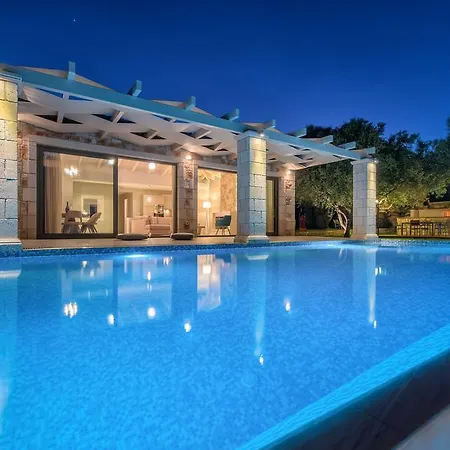 Avra Luxury & Villa Kerí