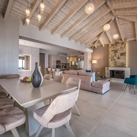 Villa Avra Luxury & *