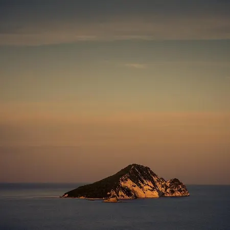 Avra Luxury & Villa *