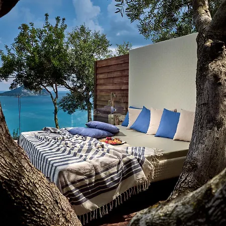 Avra Luxury & * Kerí