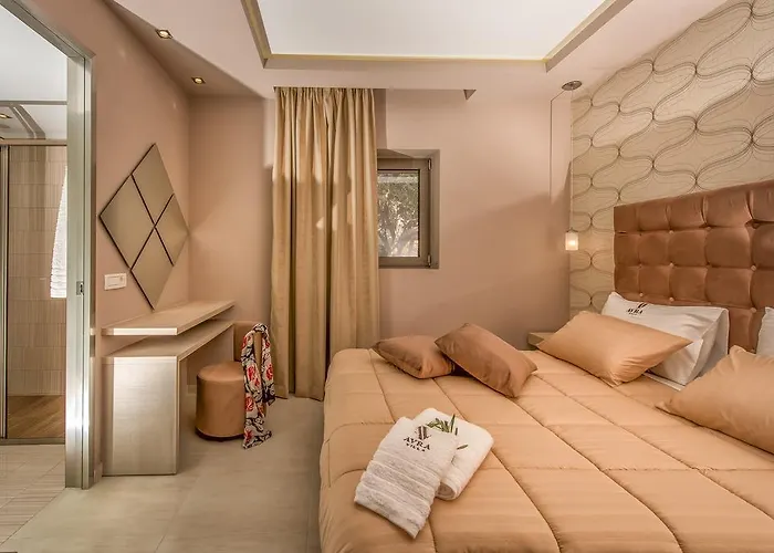 Avra Luxury & كيري