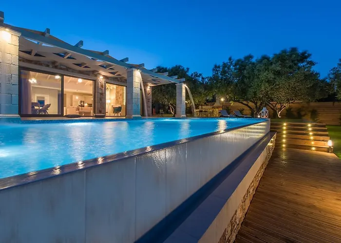 Avra Luxury &