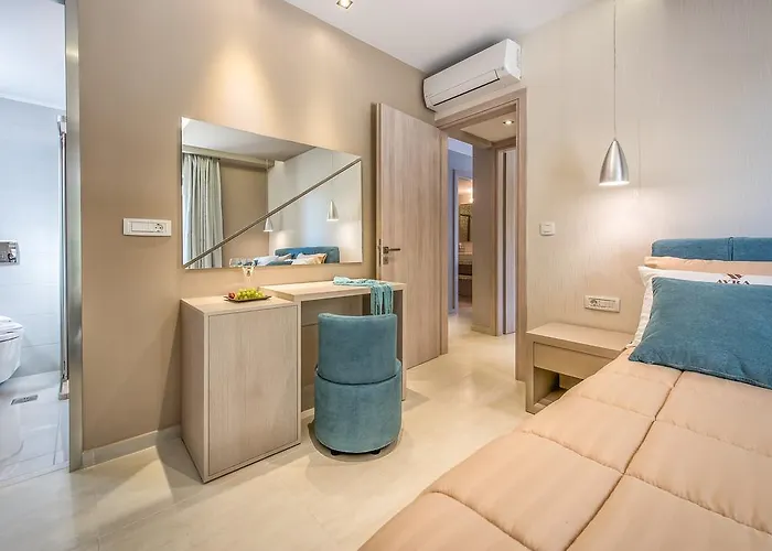 Avra Luxury & كيري