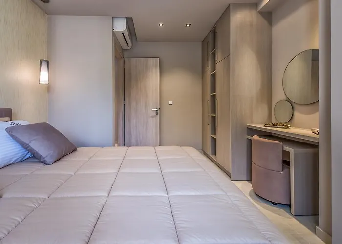فيلة Avra Luxury &