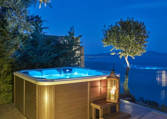 فيلة Avra Luxury & *
