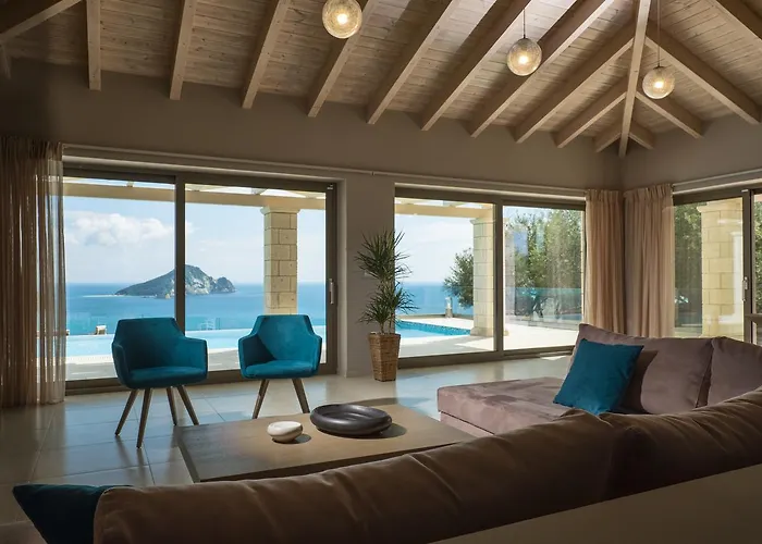 فيلة Avra Luxury & *